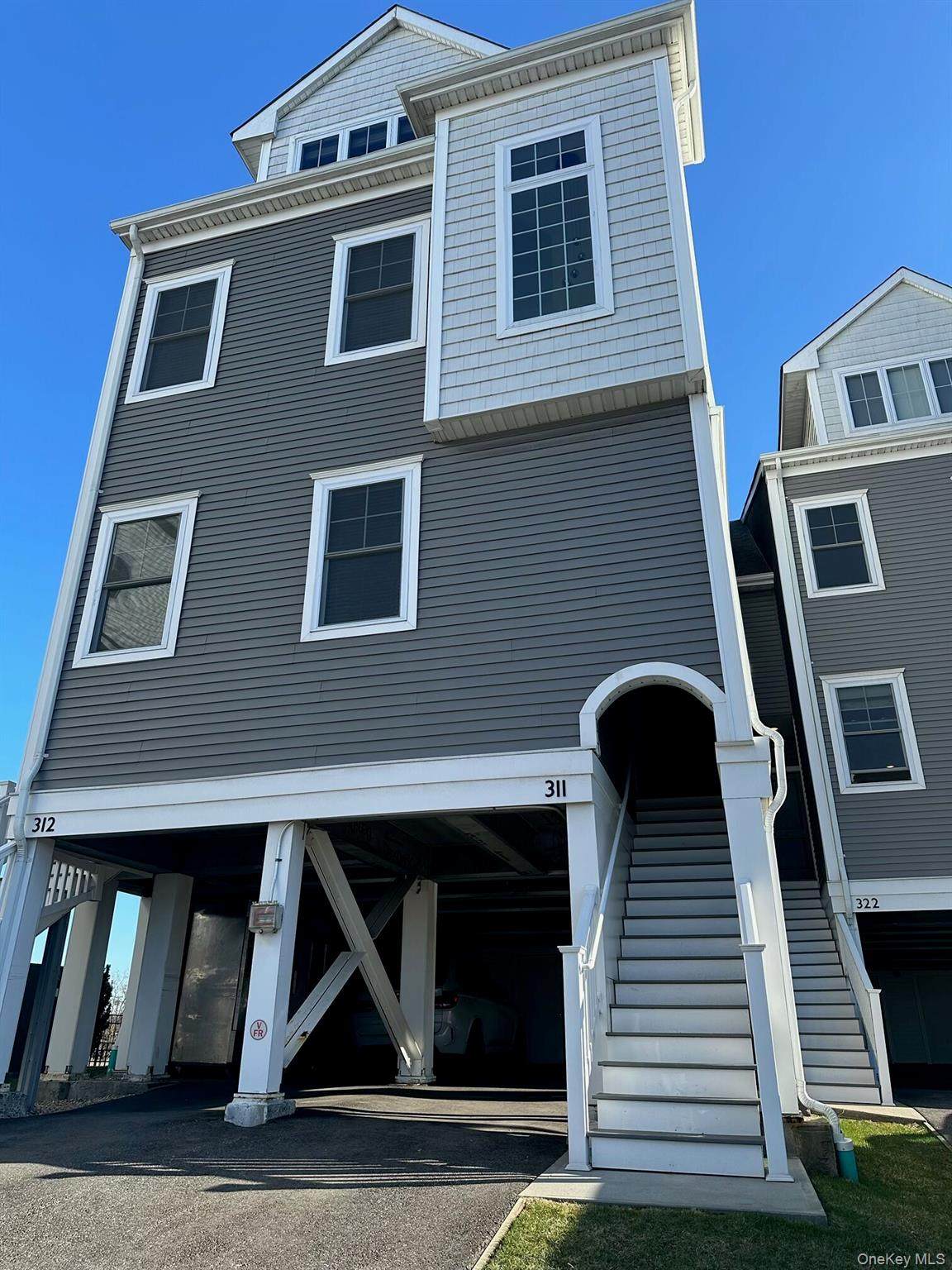 311 Marina Pointe Drive - Photo 1