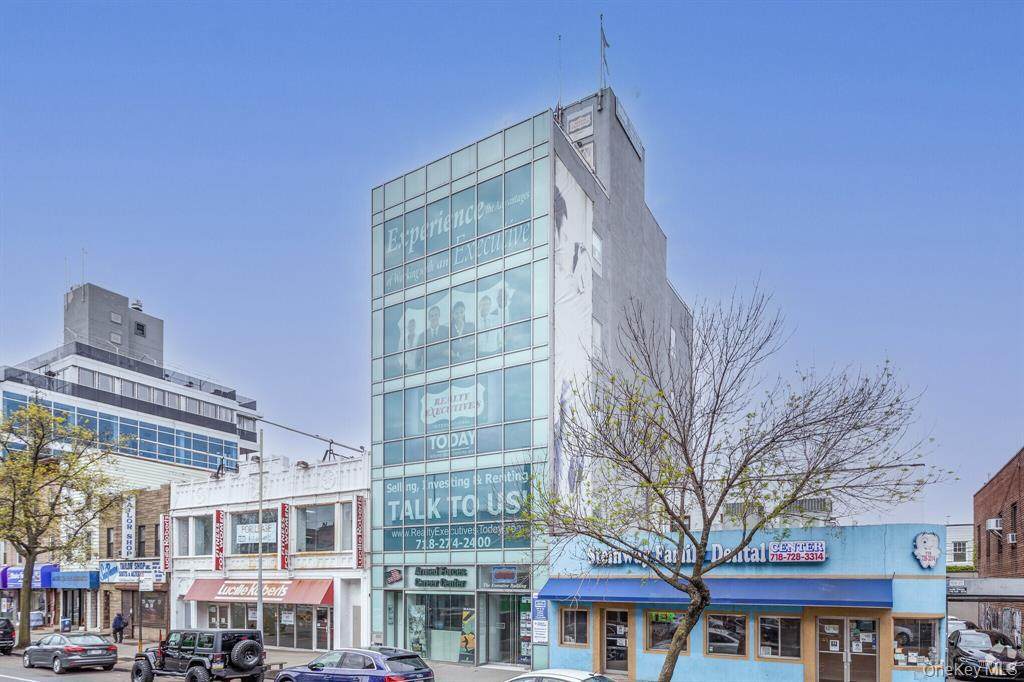 3256 Steinway Street - Photo 1