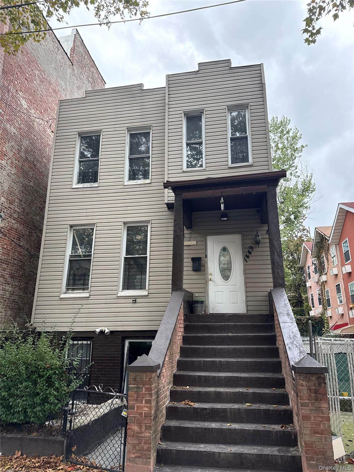 1449 Longfellow Avenue - Photo 1