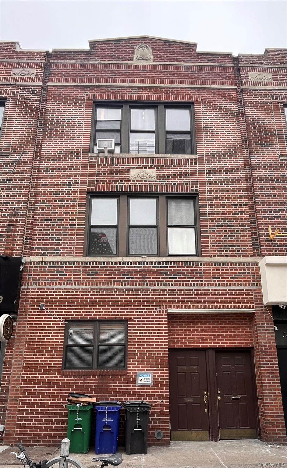 2541 Steinway Street - Photo 1