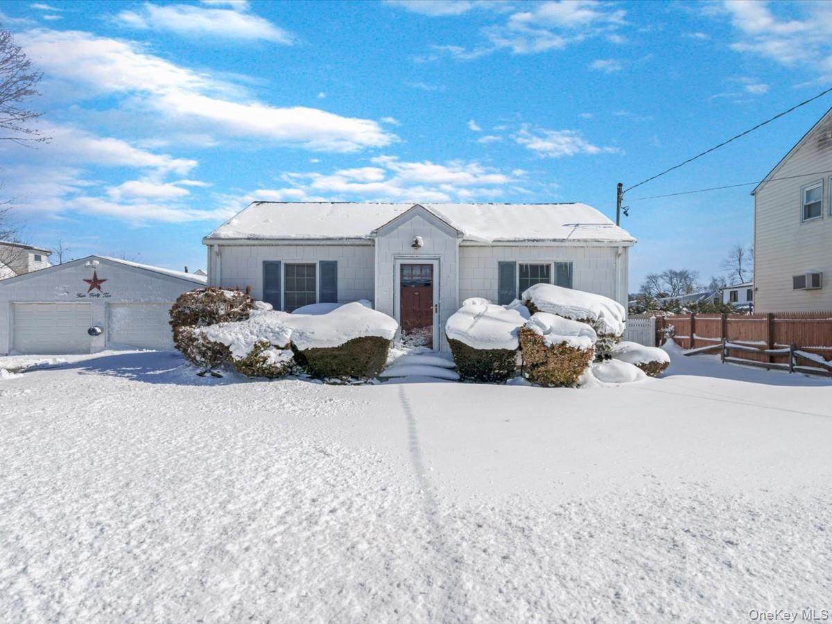 442 Oakwood Road - Photo 1