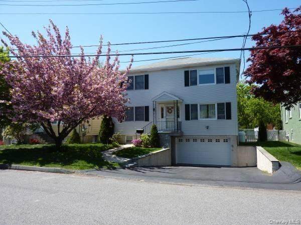 40 Roanoke Avenue - Photo 1