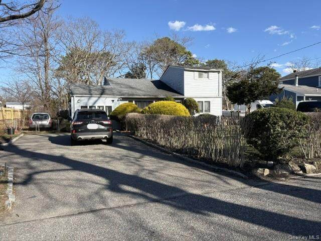 1557 Gardiner Drive - Photo 1