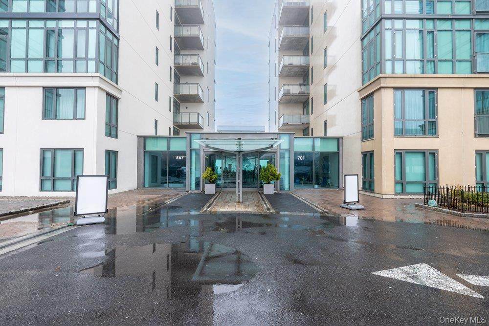 701 Ridge Hill Boulevard - Photo 1