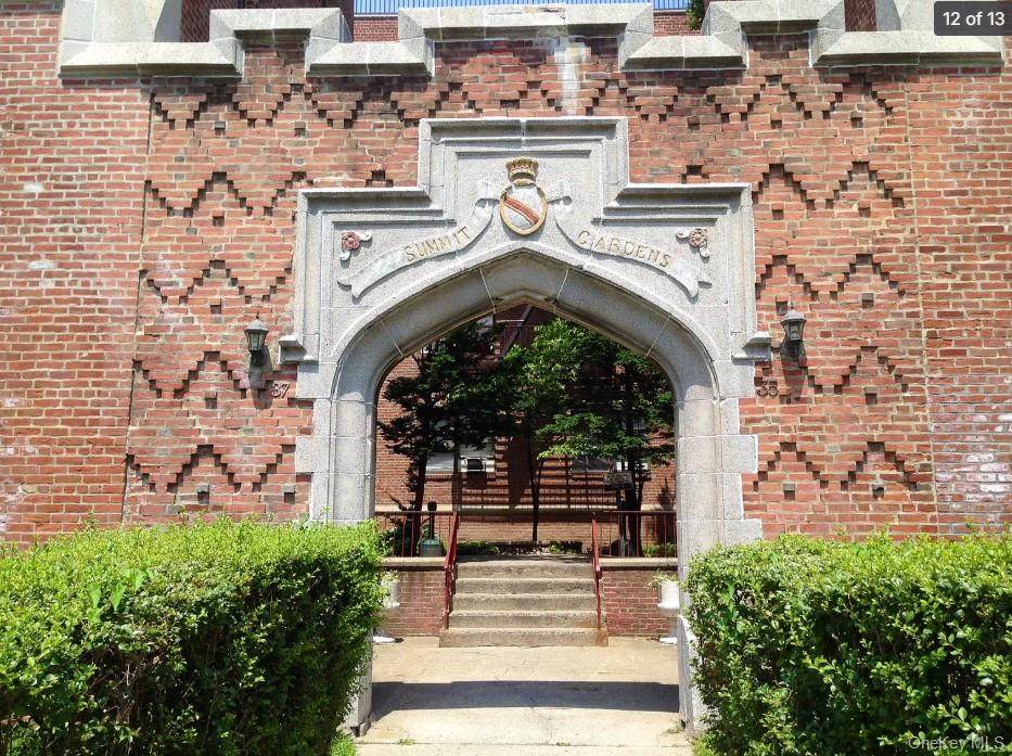 37 Summit Avenue - Photo 1