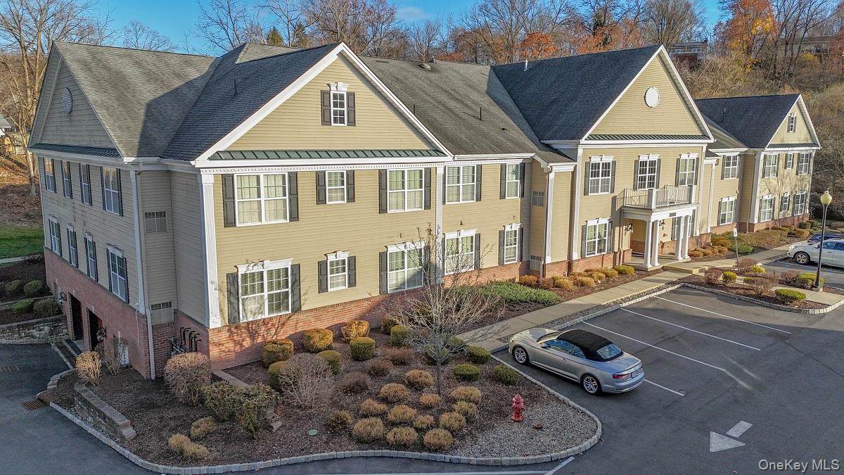 208 Canter Court - Photo 1