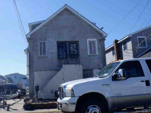 717 9th Street - Photo 1