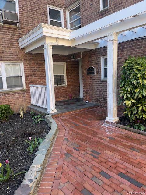 70 Knightsbridge Road - Photo 1