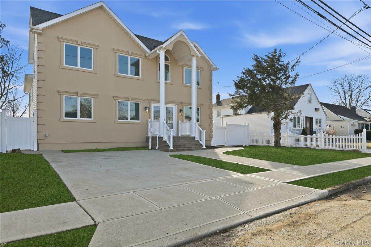 1050 Hastings Street - Photo 1