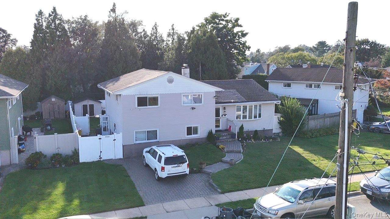 58 Narcissus Avenue - Photo 1