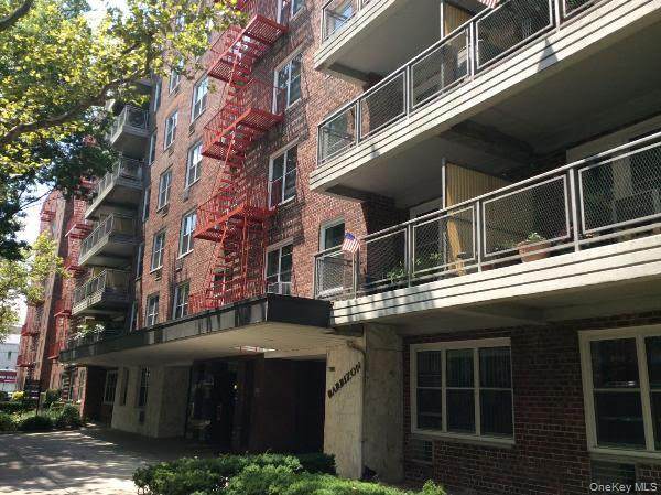 142-05 Roosevelt Avenue - Photo 1