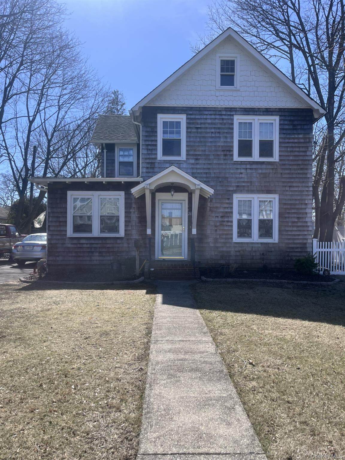 24 Arnold Avenue - Photo 1