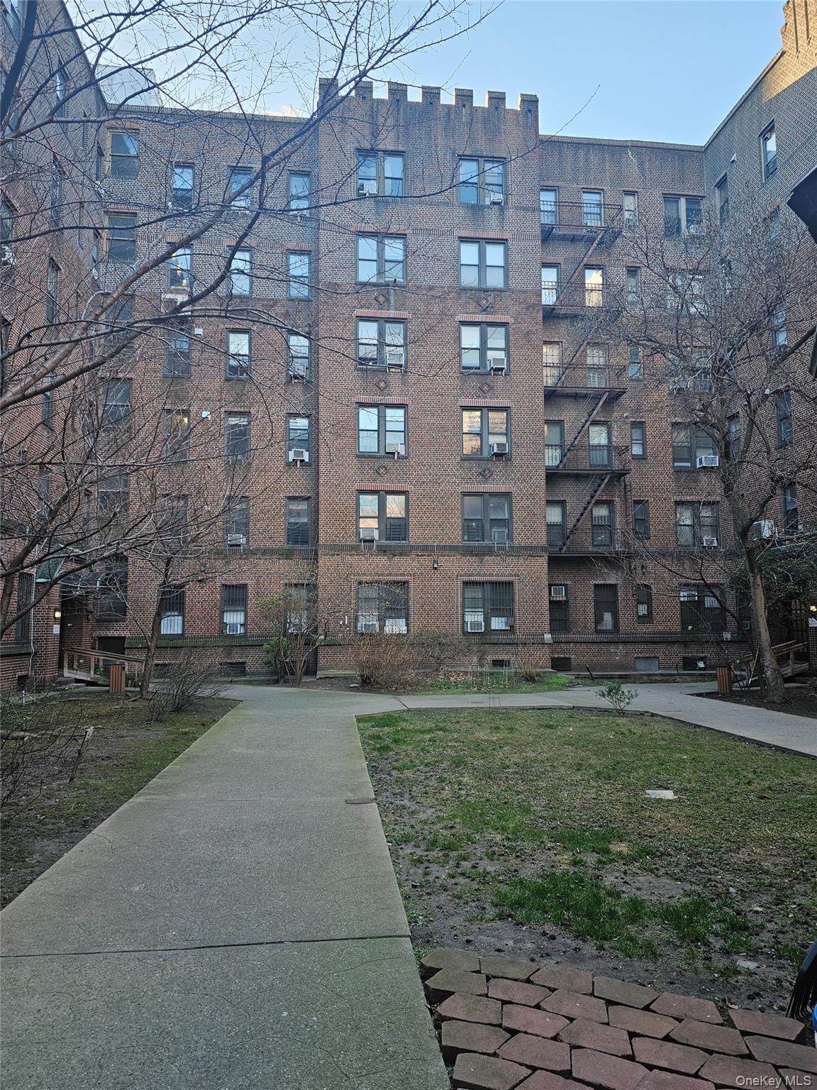 4220 Kissena Boulevard - Photo 1