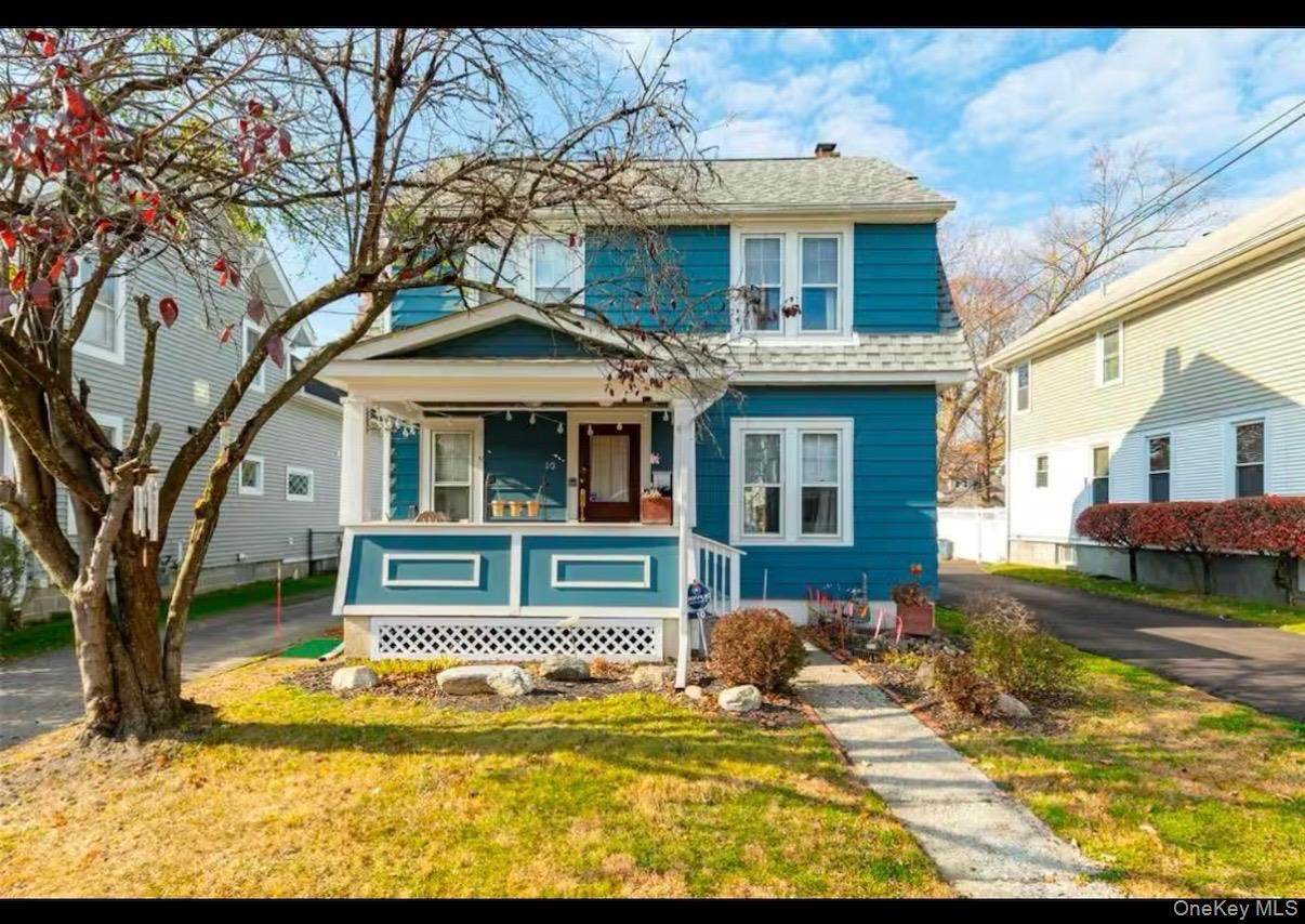 10 Oakwood Boulevard - Photo 1