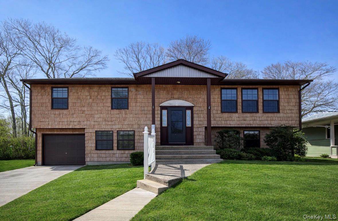 676 Bohemia Parkway - Photo 1