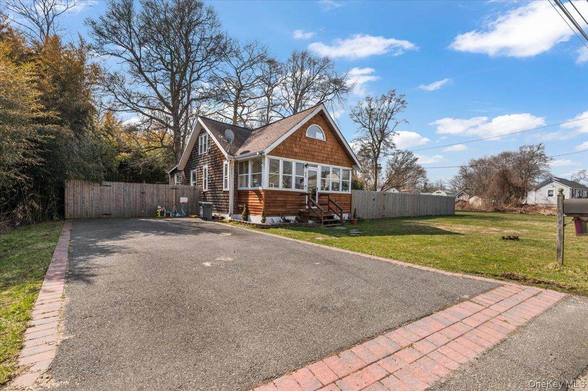 42 Moriches Drive - Photo 1