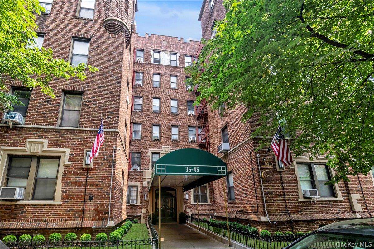3545 81ST - Photo 1