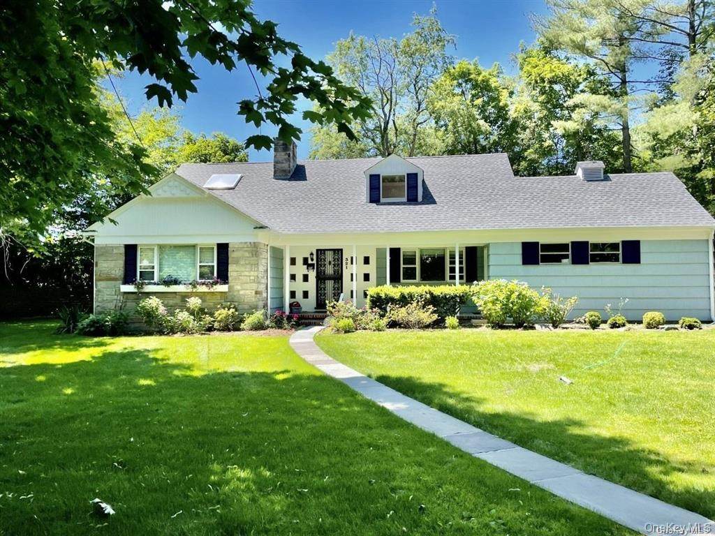 321 Nassau Avenue - Photo 1