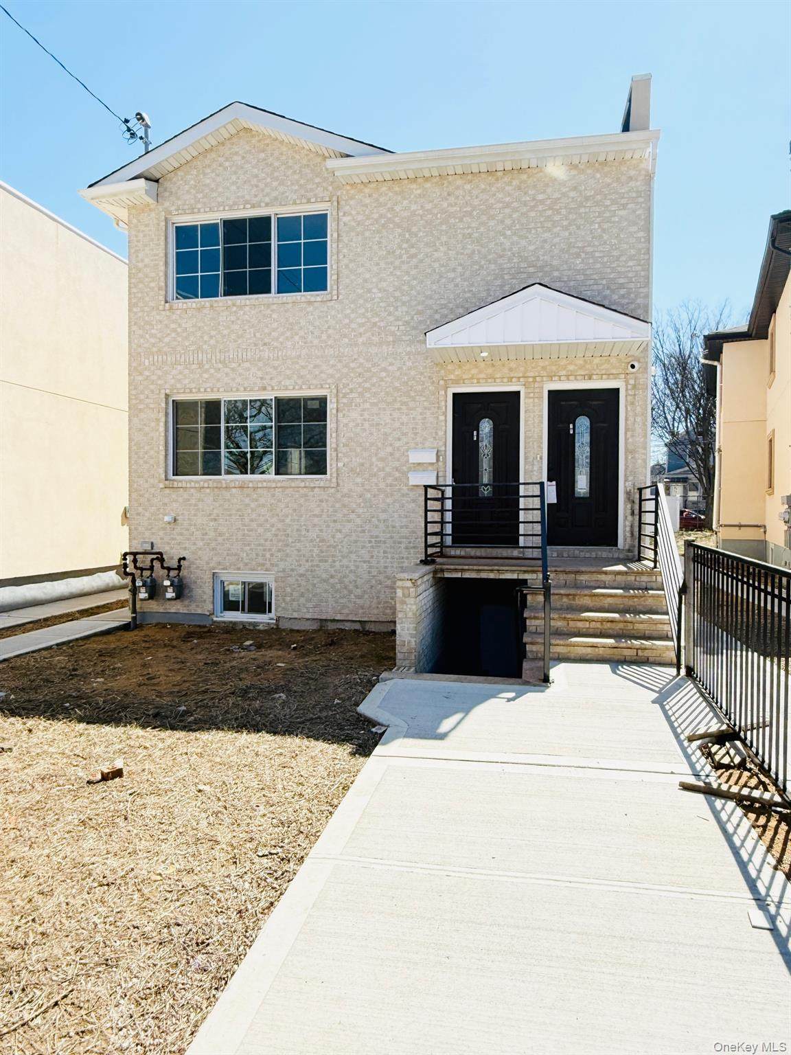 13920 Lakewood Avenue - Photo 1