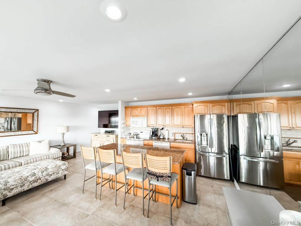 261 Dune Road - Photo 1