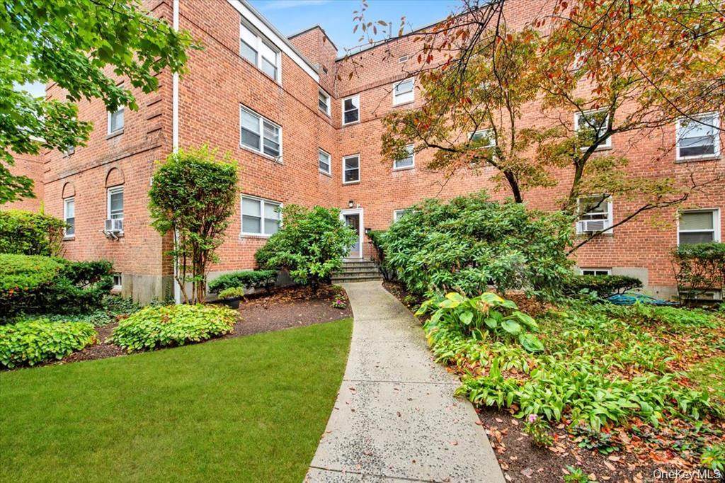 320 S Broadway - Photo 1