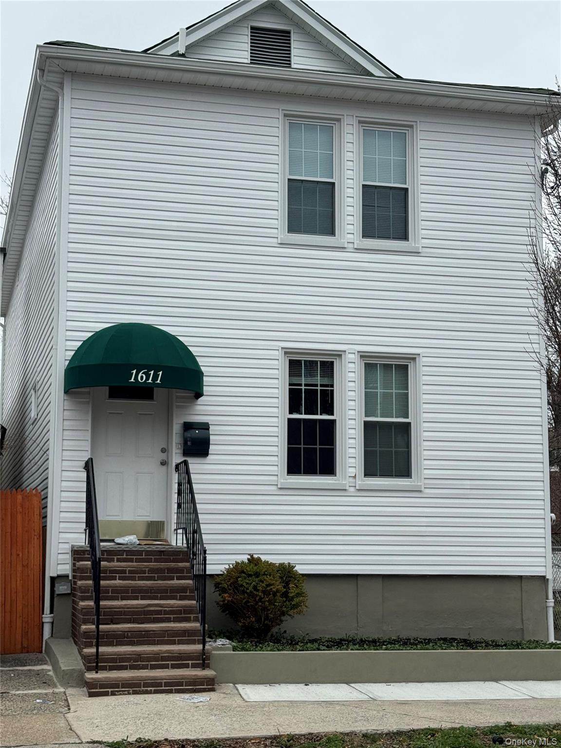 1611 Research Avenue - Photo 1