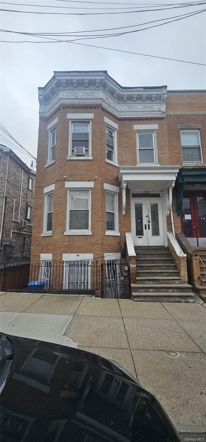 732 Van Nest Avenue - Photo 1