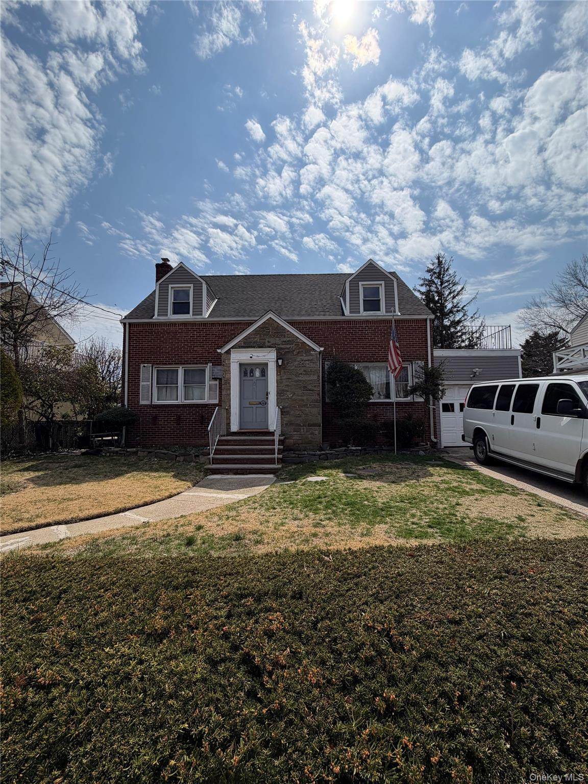 61 Hollywood Avenue - Photo 1
