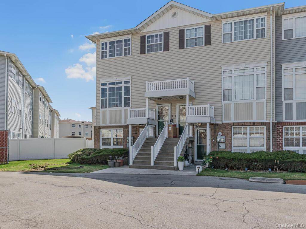 85 Admiral Court - Photo 1