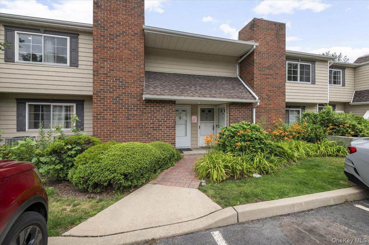 190 Lake Pointe Circle - Photo 1