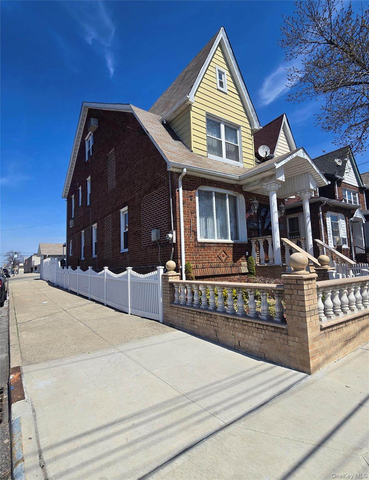 90-01 Albert Road - Photo 1