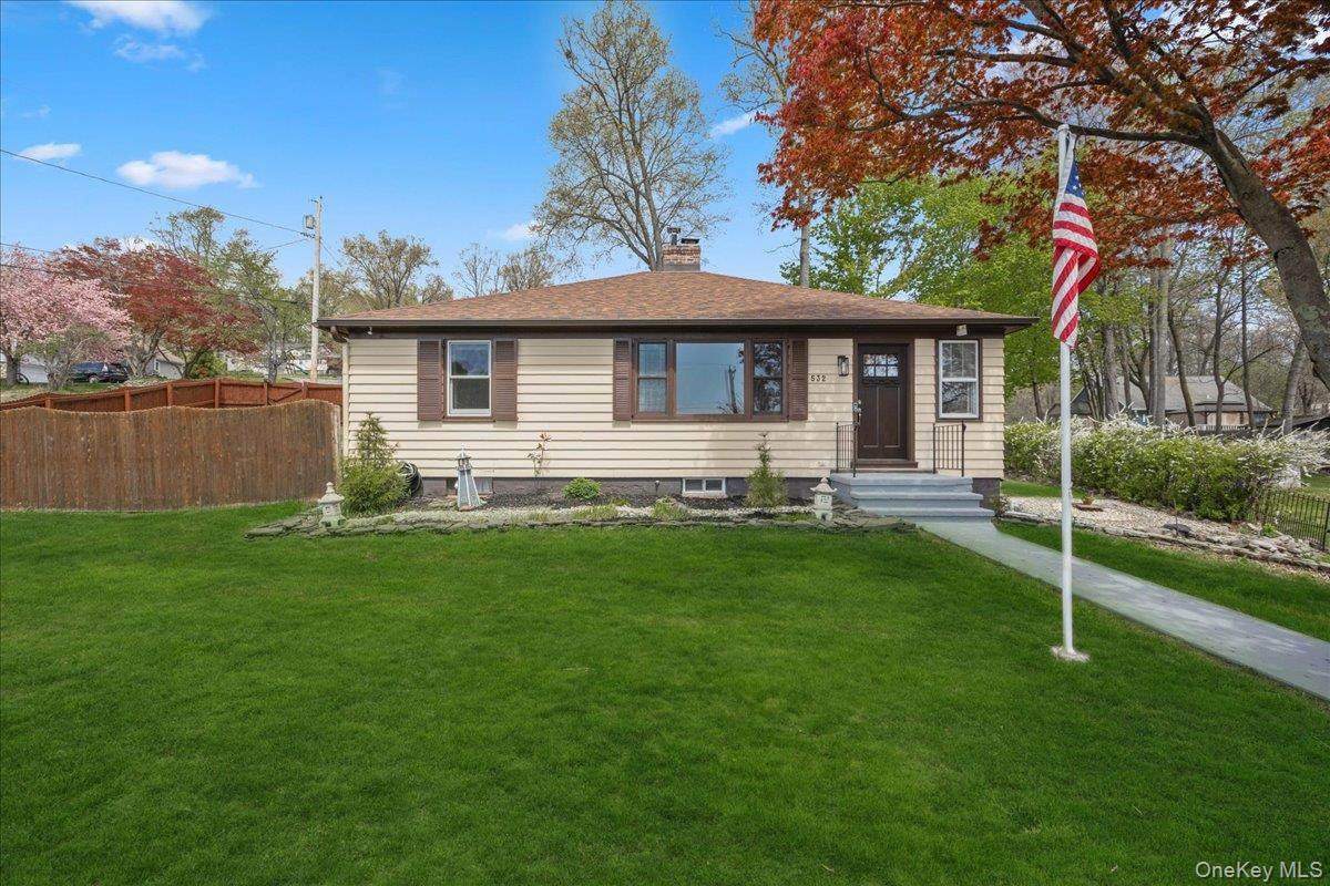 532 Shore Drive - Photo 1
