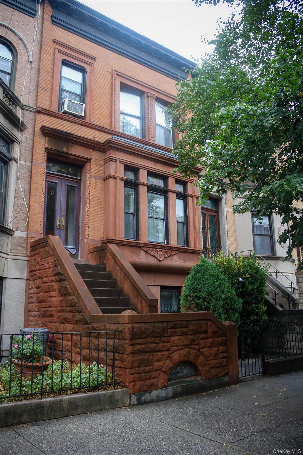 125 Midwood Street - Photo 1