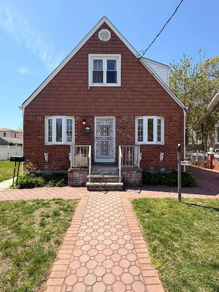120-54 194th Street - Photo 1