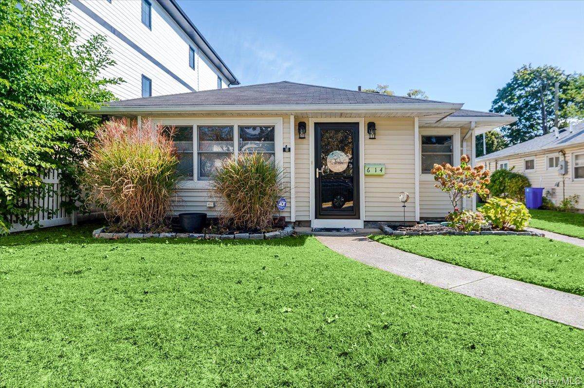 614 Franklin Boulevard - Photo 1