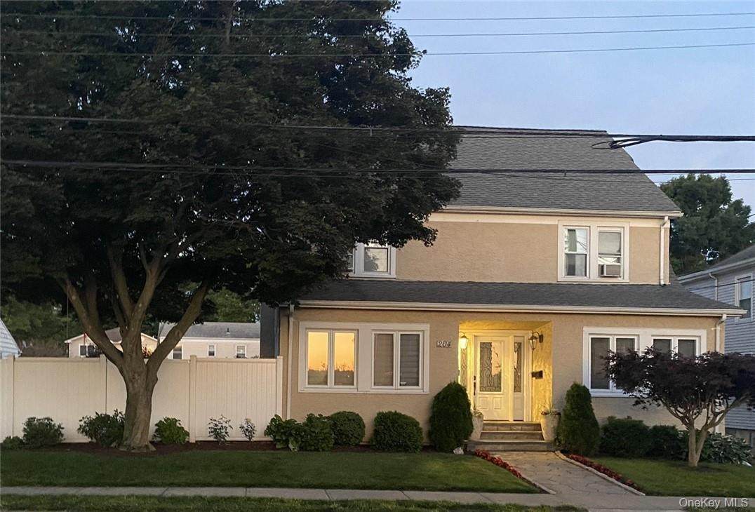 204 Lakeview Avenue - Photo 1