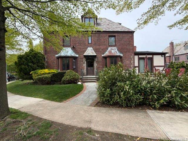 13843 76th Avenue - Photo 1