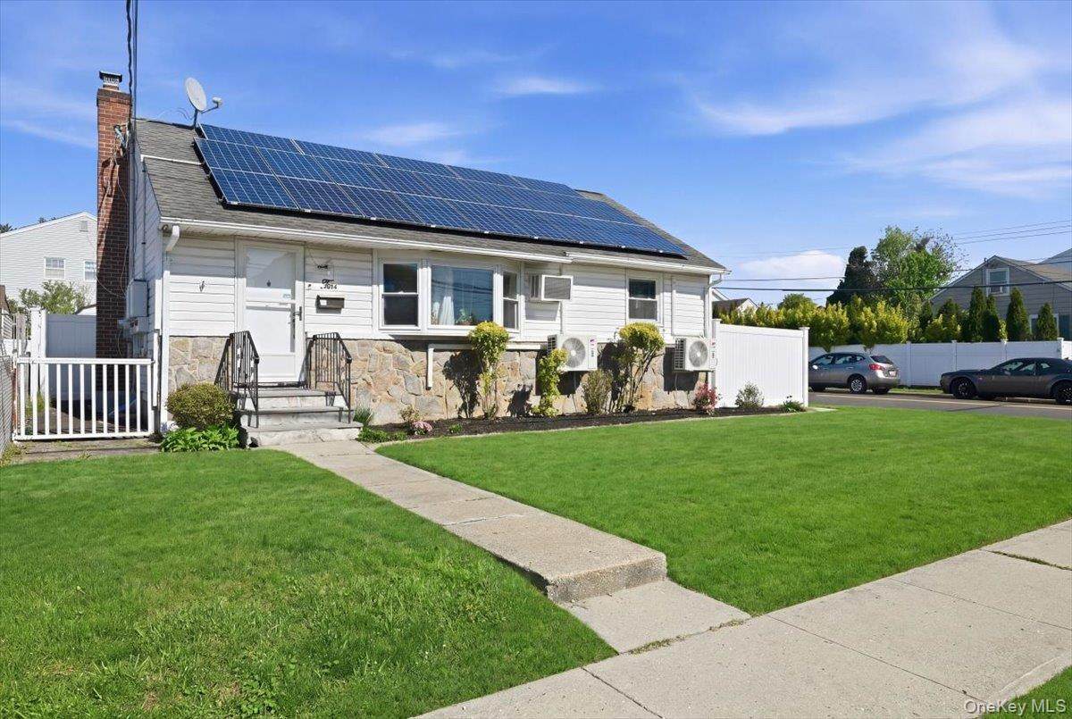 10 Gardner Avenue - Photo 1