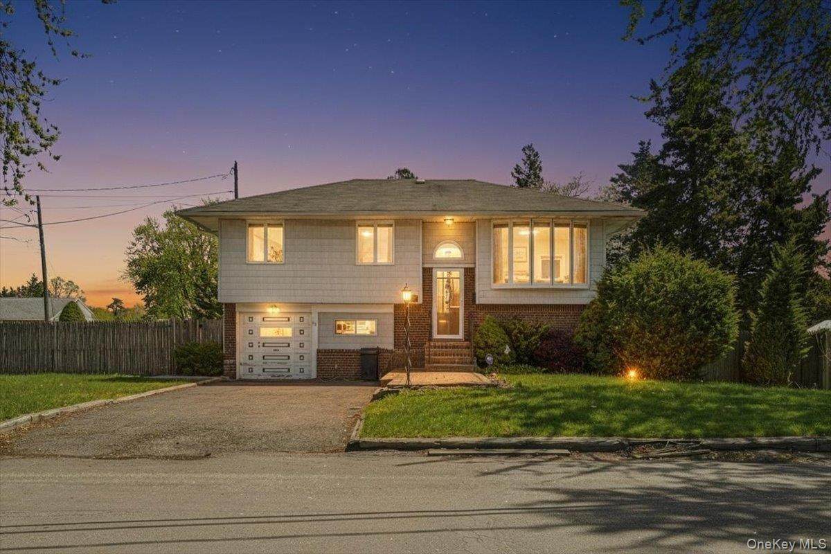 55 Patricia Avenue - Photo 1