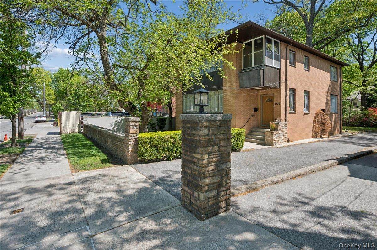 4534 Henry Hudson Parkway - Photo 1