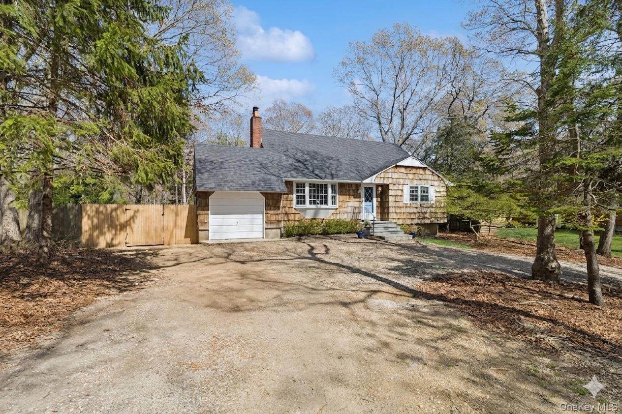 135 Pembroke Drive - Photo 1