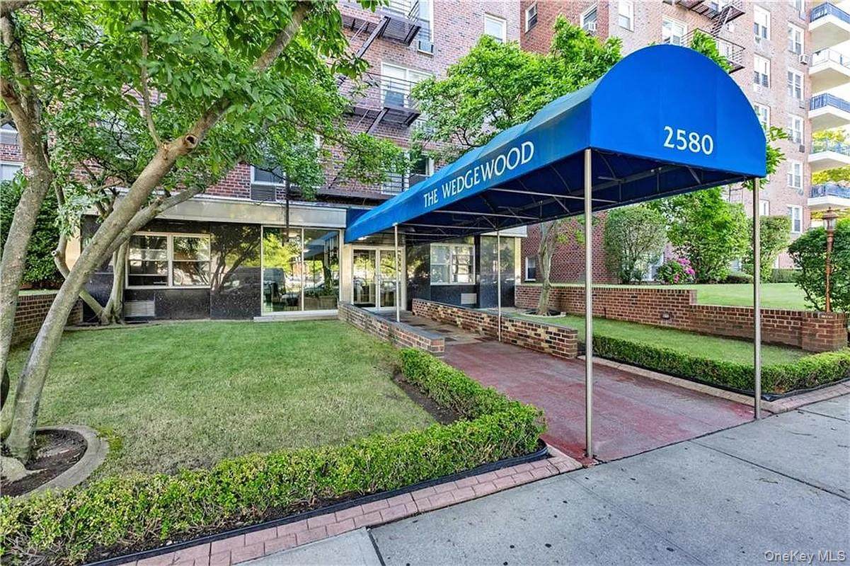 2580 Ocean Parkway - Photo 1