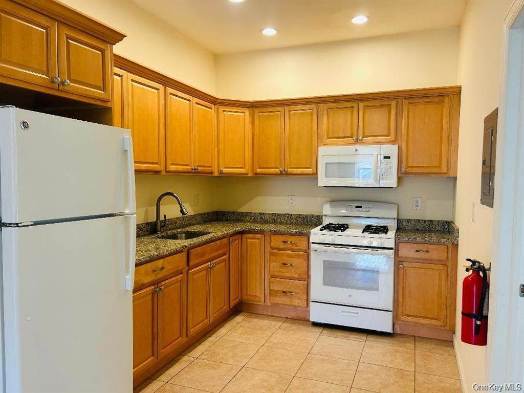 16 Schneider Avenue - Photo 1