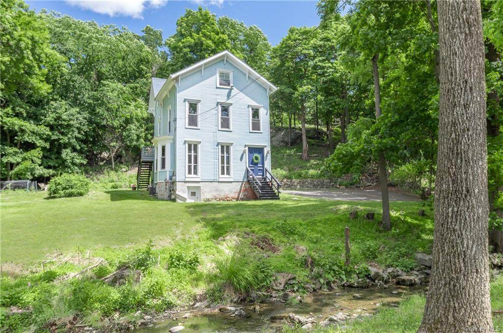 19 Mountain Road - Photo 1