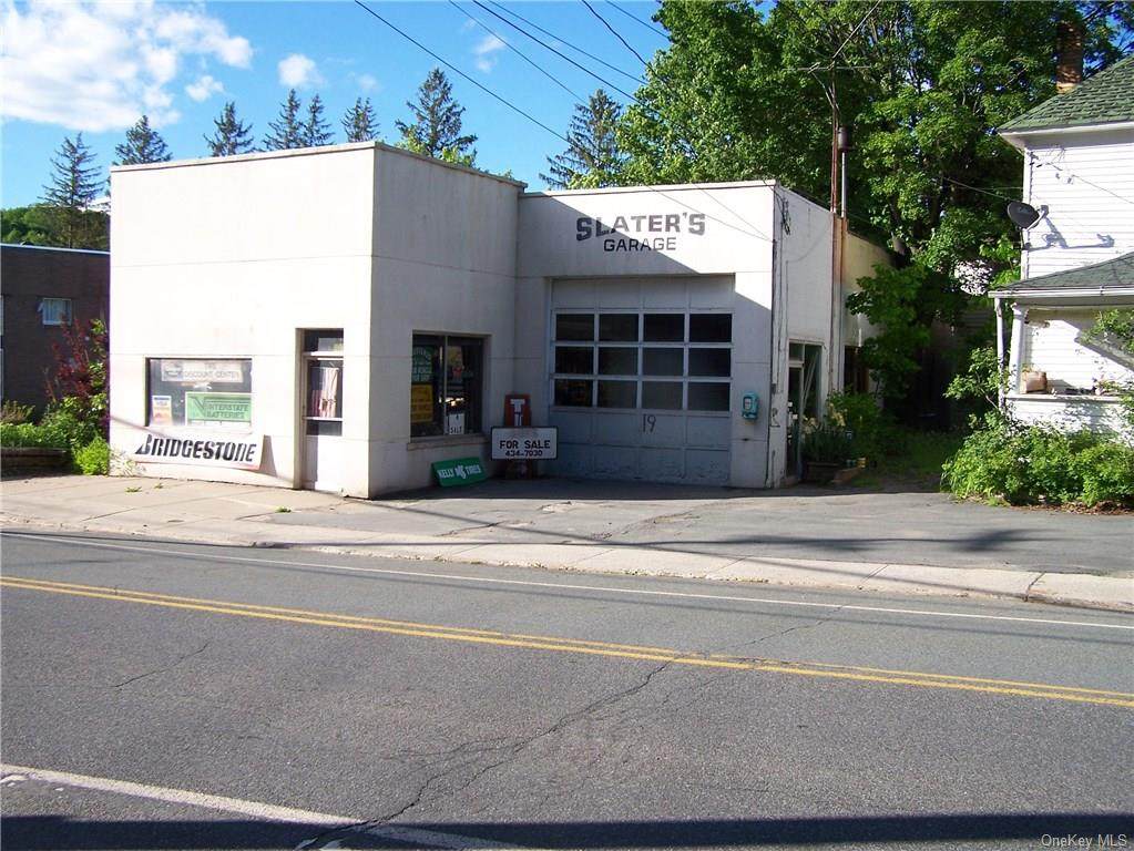 19 Broadway - Photo 1