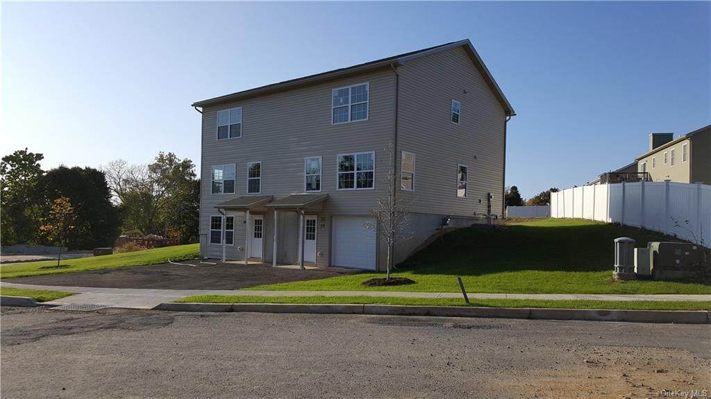 64 Morris Avenue - Photo 1