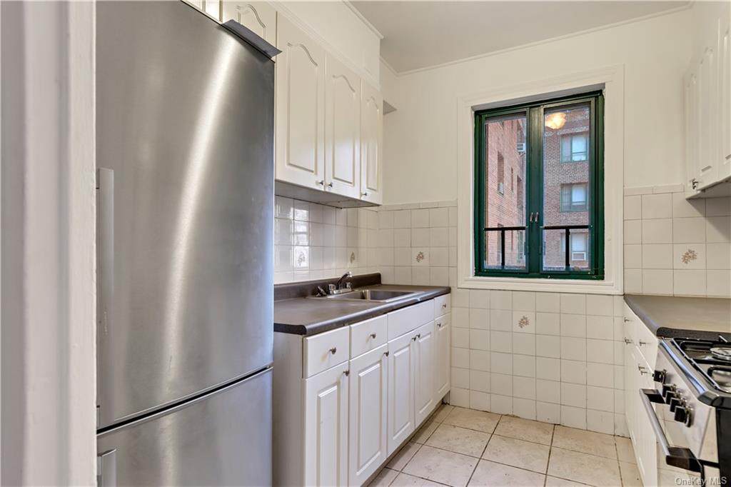 1550 Unionport Road - Photo 1