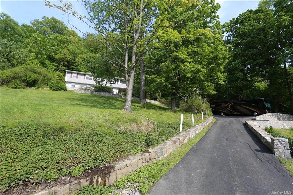 61 Lakeview Road - Photo 1
