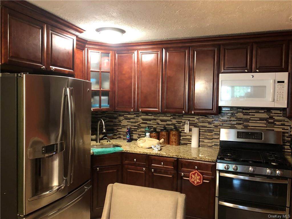 898 Union Avenue - Photo 1