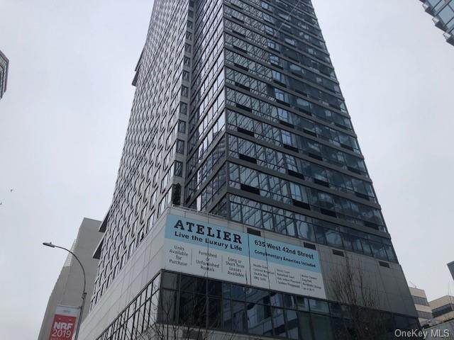 635 42nd Street - Photo 1
